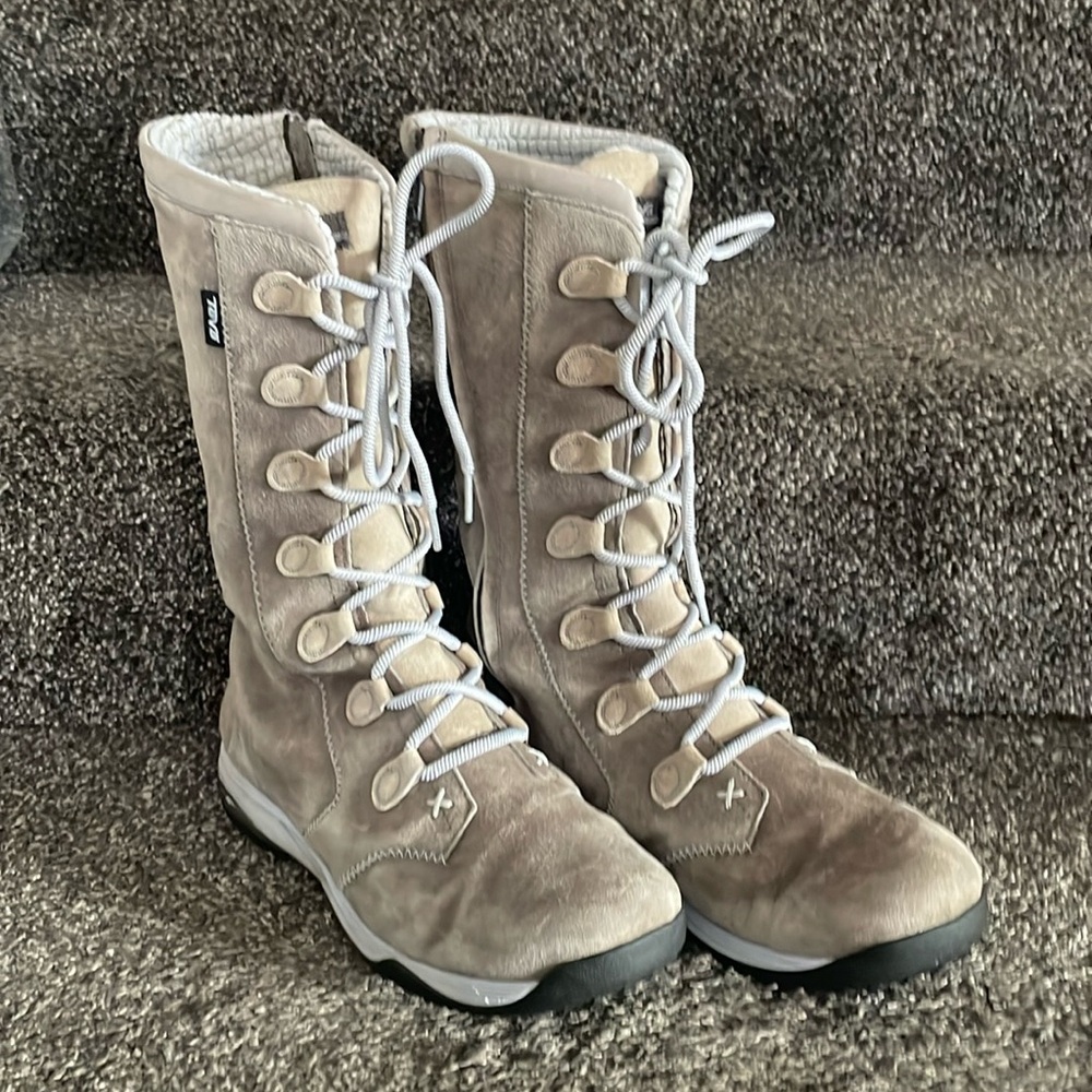 Teva Thinsulate Waterproof Woman’s Boots